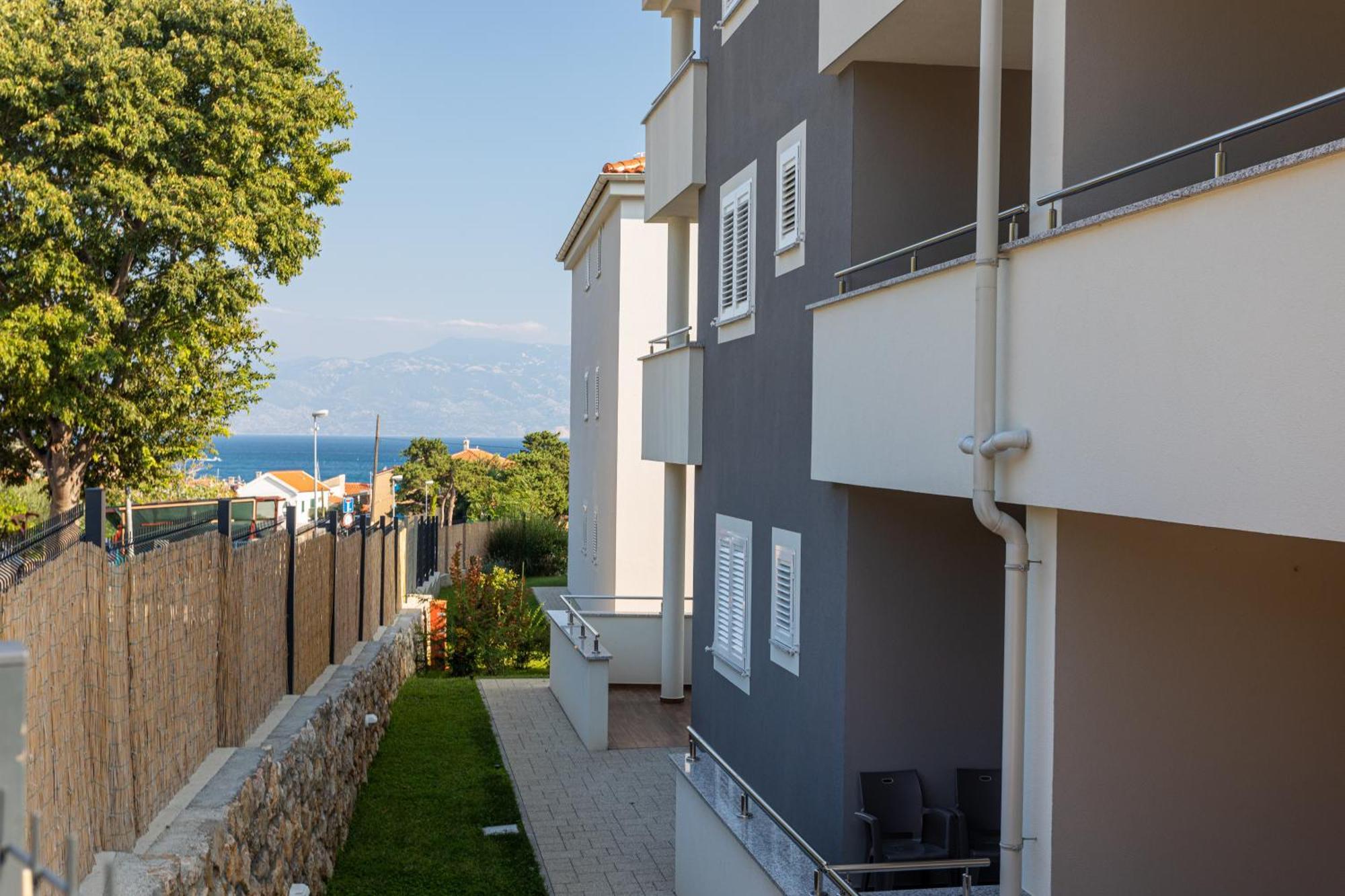 Apartments Crnekovic Tomislava 8A Baška Exteriér fotografie